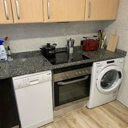 Apartamento Completo Para 8 Personas A 5 Minutos Del Aeropuerto E Ifema Apartment Madrid Bagian luar foto